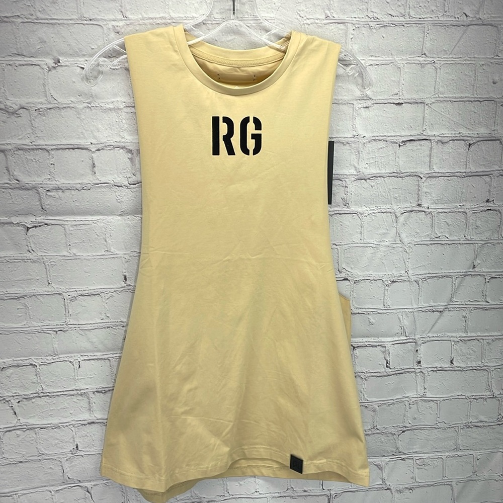 ⭐️NWT RAWGEAR workout tank SZ Med.